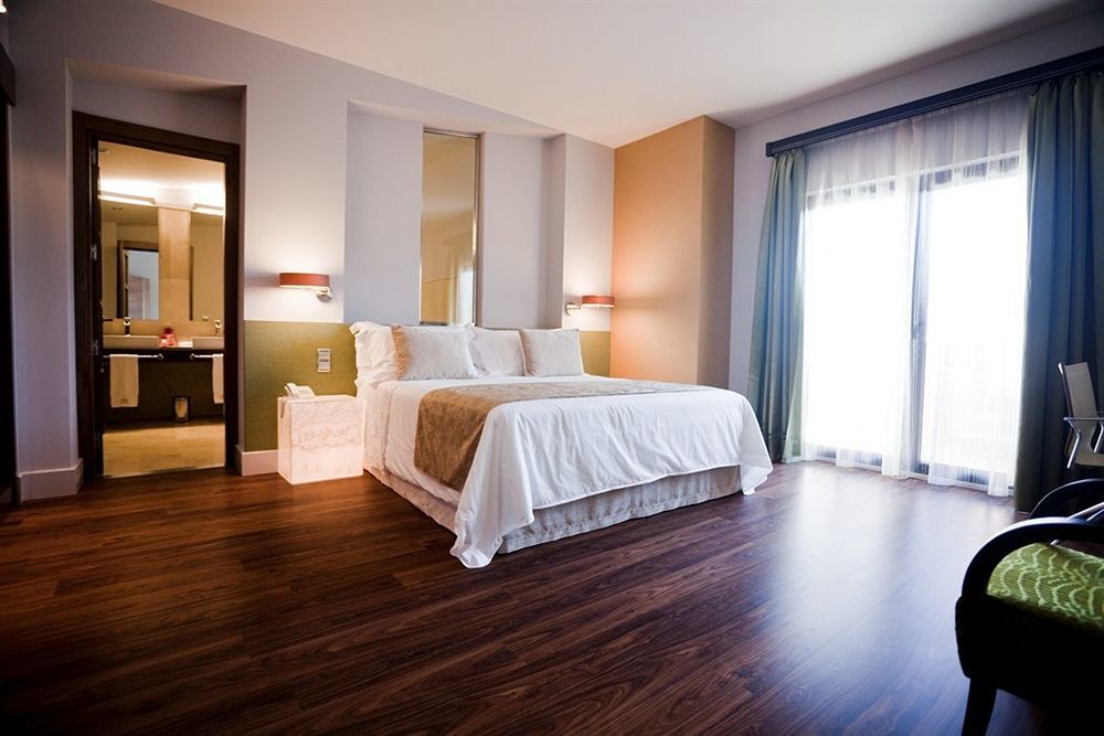 Hotel & Winery Senorio De Nevada Villamena Chambre photo